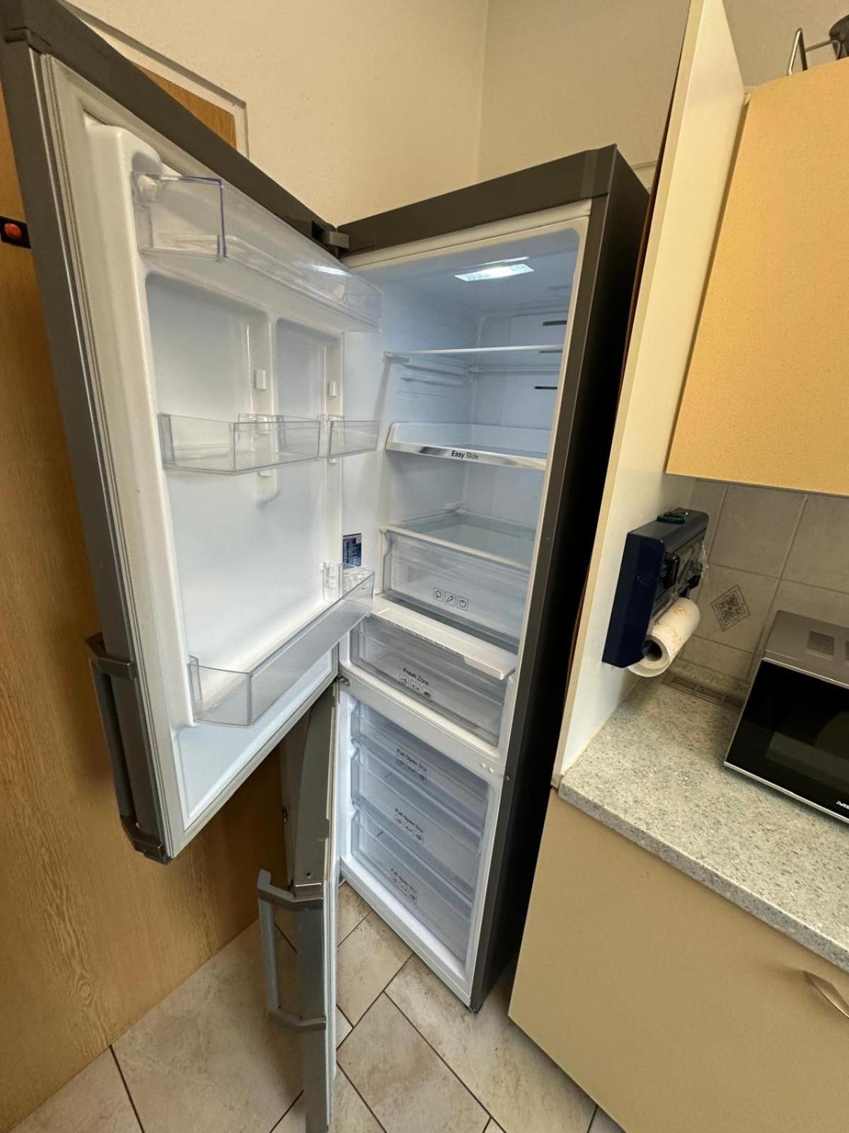 City Center - 4 Room Apartment With Kitchen And 2 Bathrooms Núremberg Exterior foto